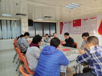 佛山茄子视频官网制药党组织集中学习《决议》暨第一书记温国坚赠书仪式